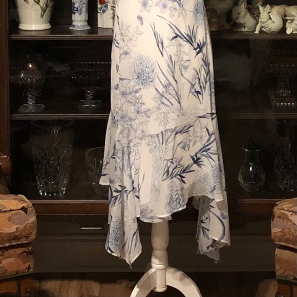 NWT  Calvin Klein floral chiffon dress. Si… - Picture 2 of 7